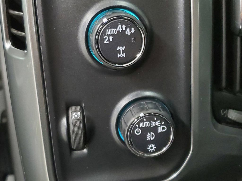 Used 2019 Chevrolet Silverado 1500 LT w/ All Star Edition image 29