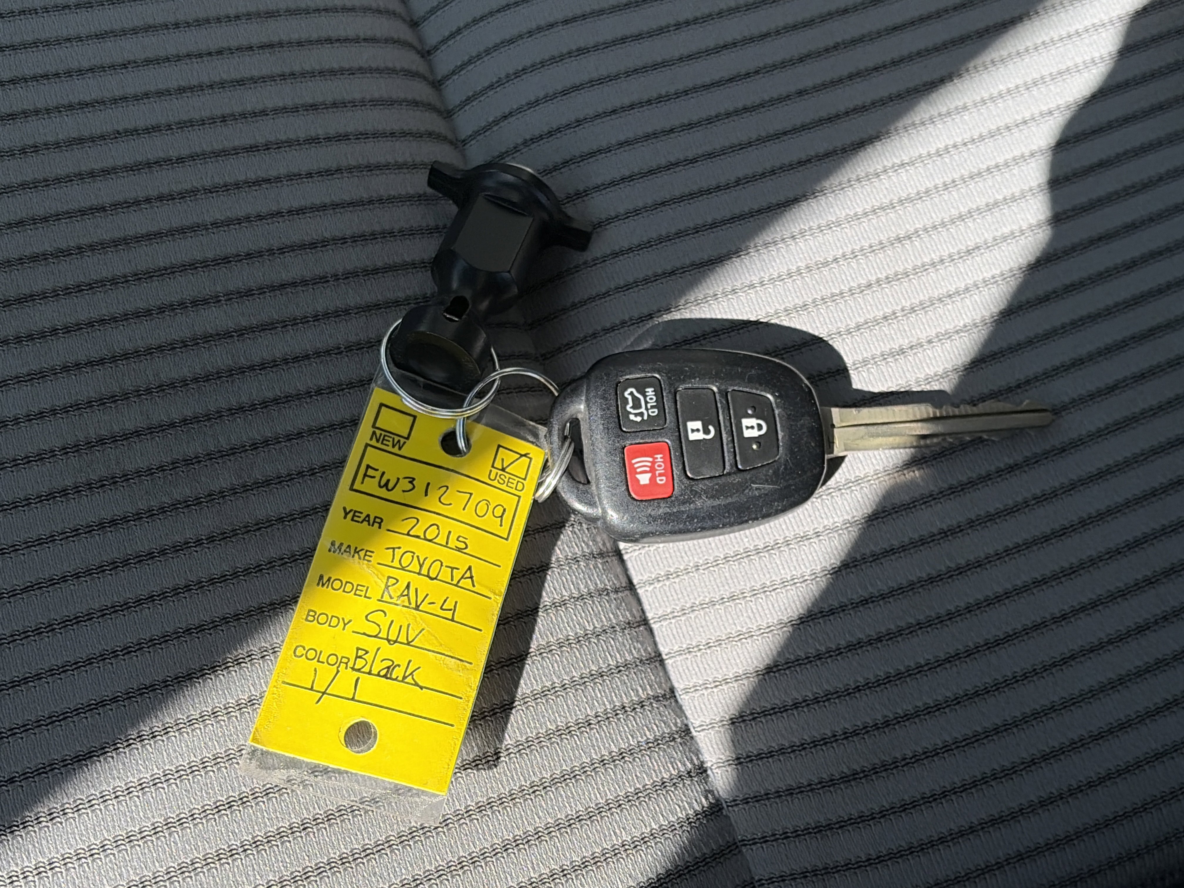 Used 2015 Toyota RAV4 XLE AWD/4WD image 33