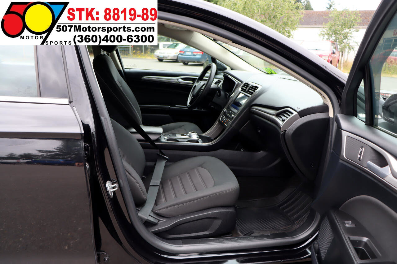 Used 2020 Ford Fusion SE image 19