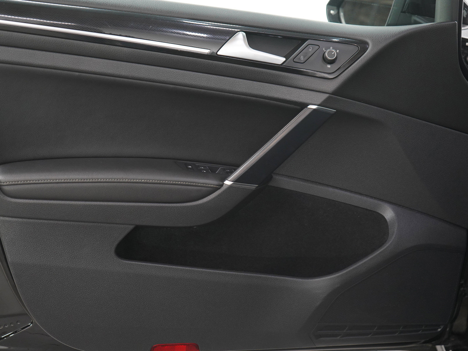 Used 2015 Volkswagen Golf TDI SEL w/ Lighting Package (SEL) image 19