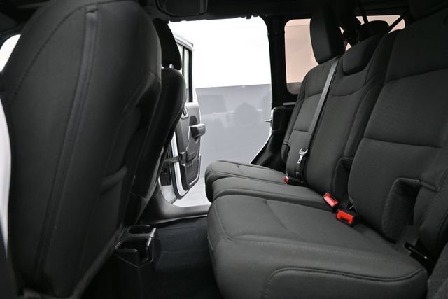 Used 2022 Jeep Wrangler Unlimited Sport AWD/4WD image 16