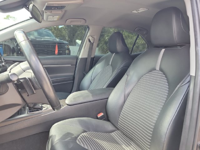 Used 2022 Toyota Camry SE FWD image 20