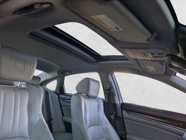 Used 2018 Honda Accord EX-L image 18