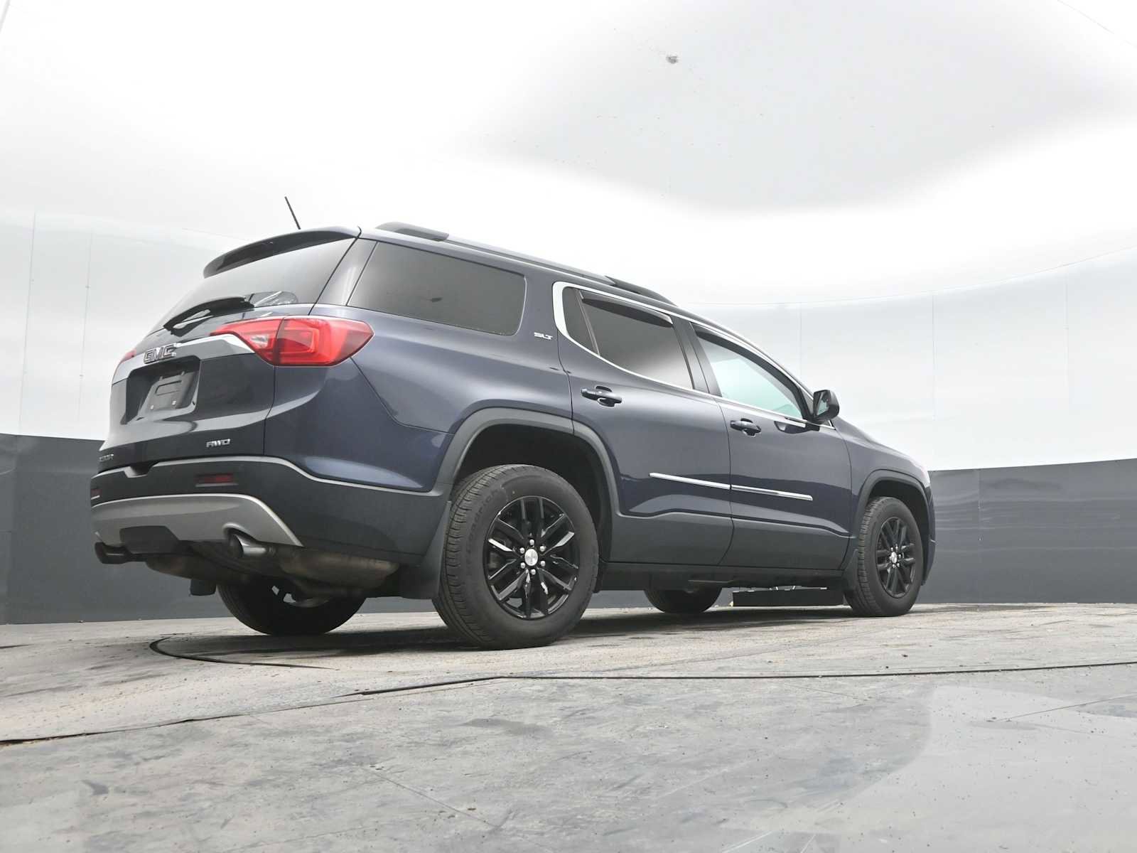 Used 2019 GMC Acadia SLT image 32