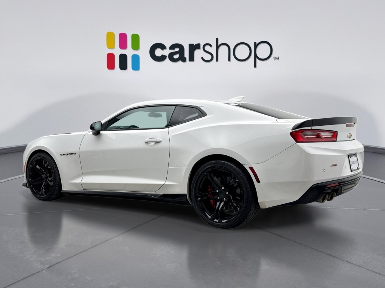 Used 2018 Chevrolet Camaro SS RWD image 3