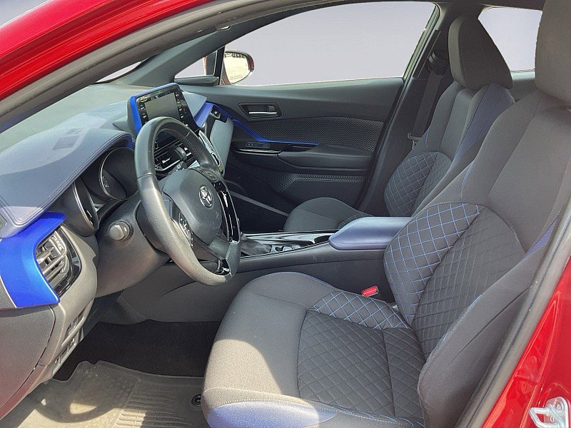 Used 2021 Toyota C-HR XLE FWD image 4
