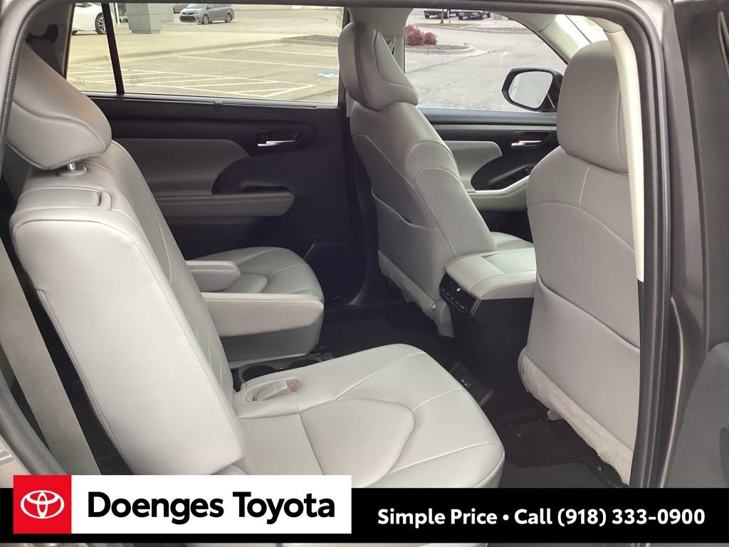 Used 2022 Toyota Highlander XLE image 21