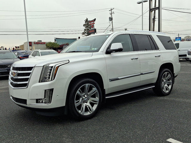 Used 2020 Cadillac Escalade Luxury image 3
