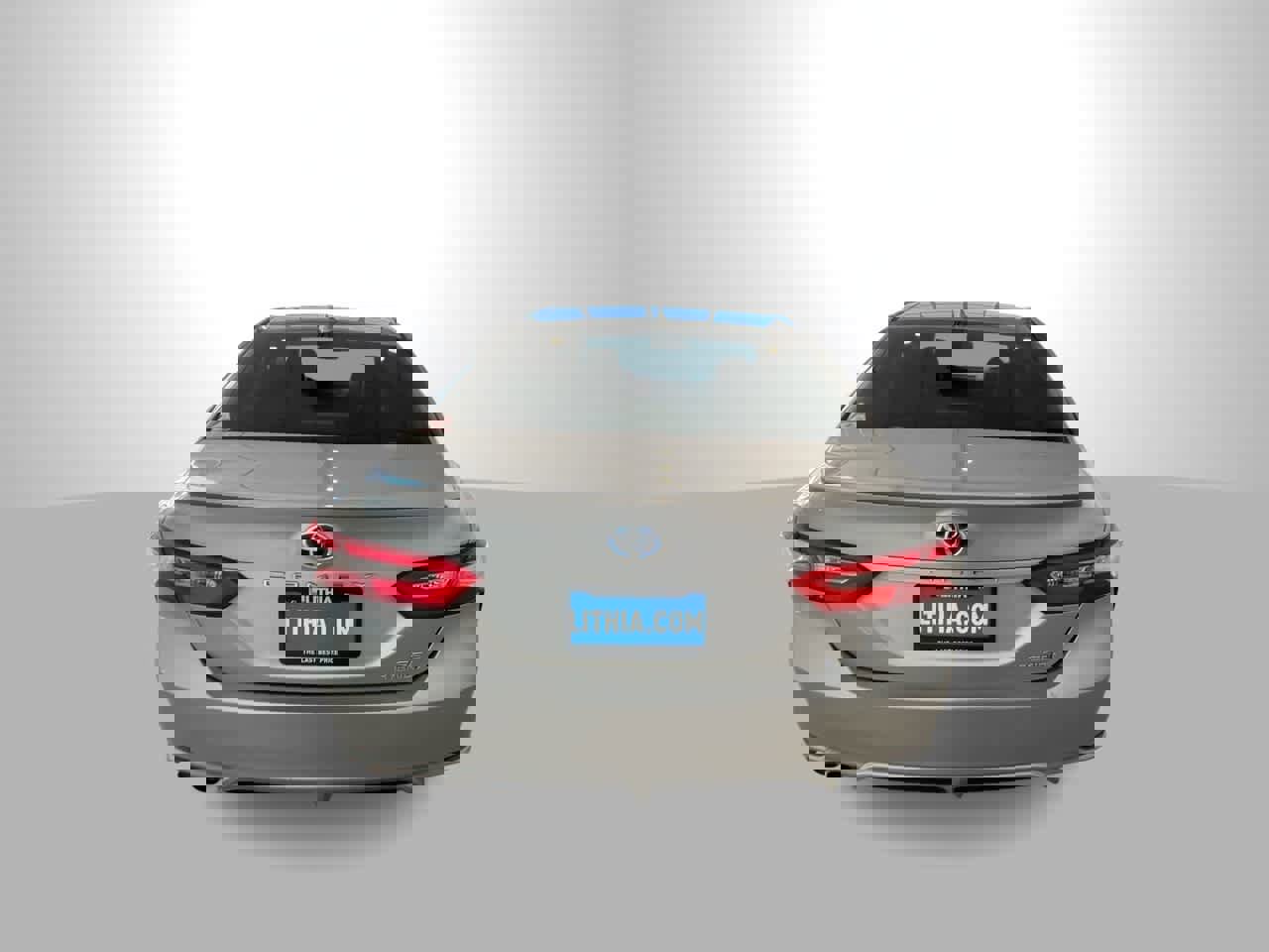 Used 2020 Toyota Camry SE w/ Sunroof Package image 7