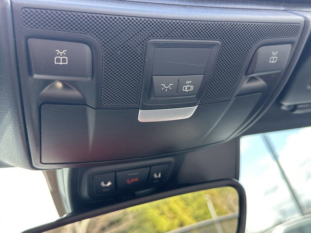 Used 2017 Mercedes-Benz SLC 43 AMG image 27