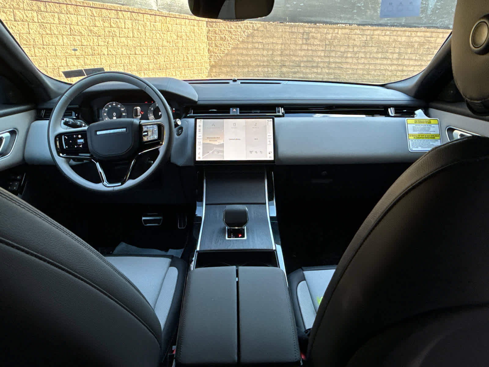 New 2026 Land Rover Range Rover Velar Dynamic SE AWD/4WD image 9
