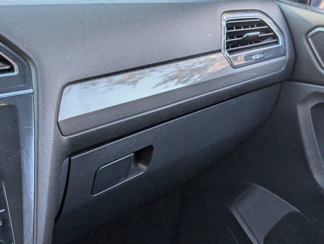 Used 2022 Volkswagen Tiguan SE R-Line image 26