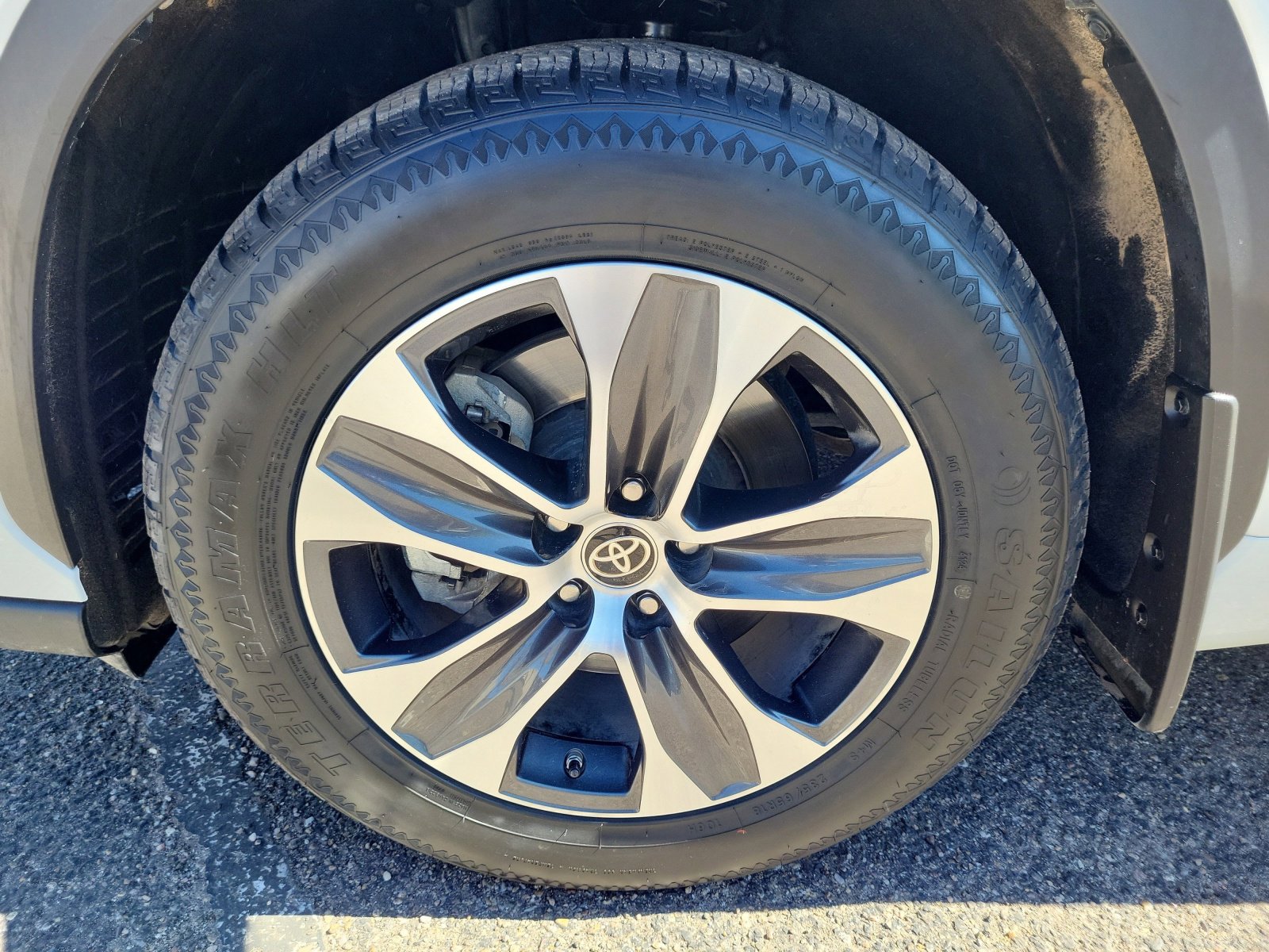 Used 2022 Toyota Highlander XLE image 33