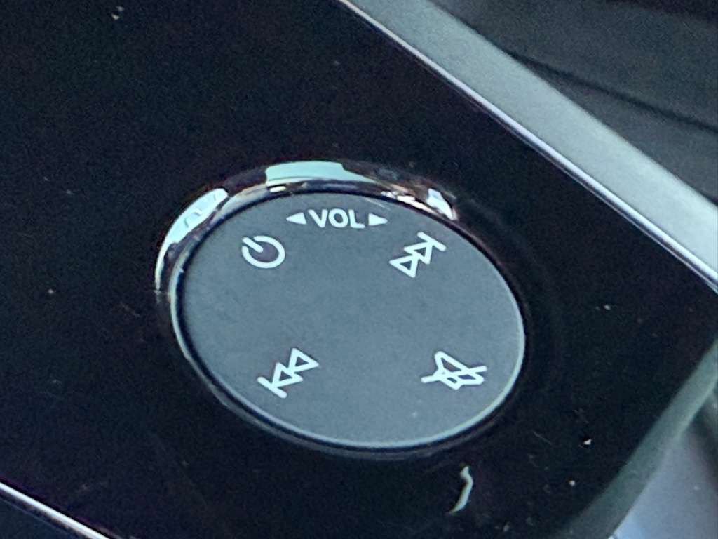 Used 2024 Audi Q4 e-tron Premium w/ Convenience Package image 25