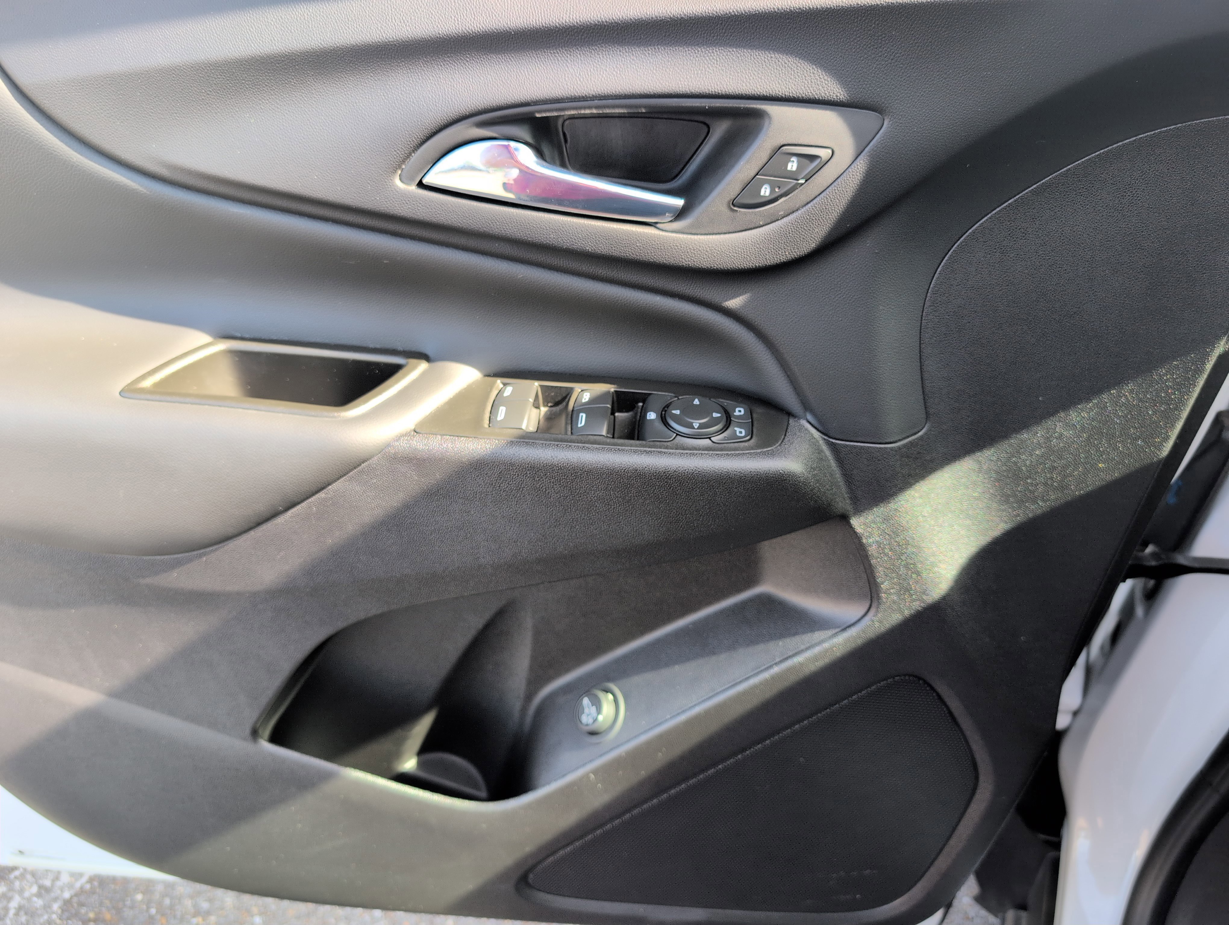 Certified 2024 Chevrolet Equinox LT FWD image 15