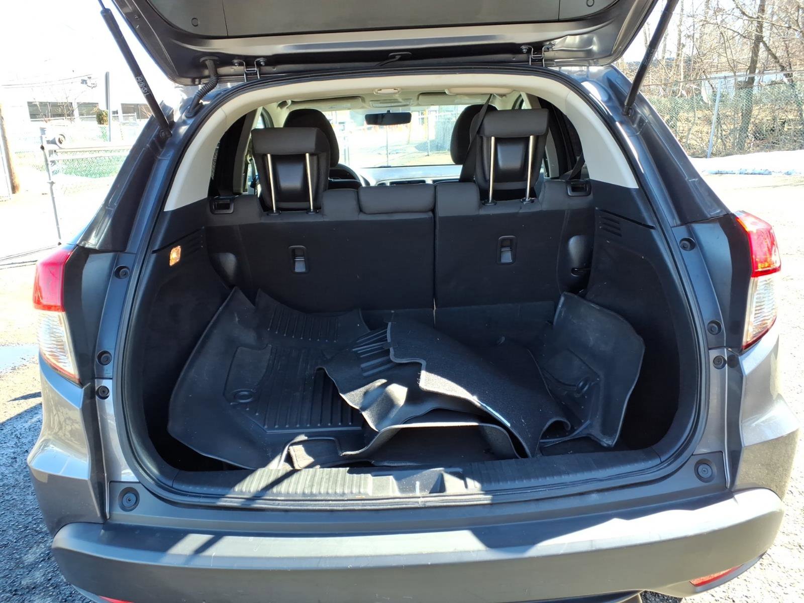 Used 2022 Honda HR-V LX image 15