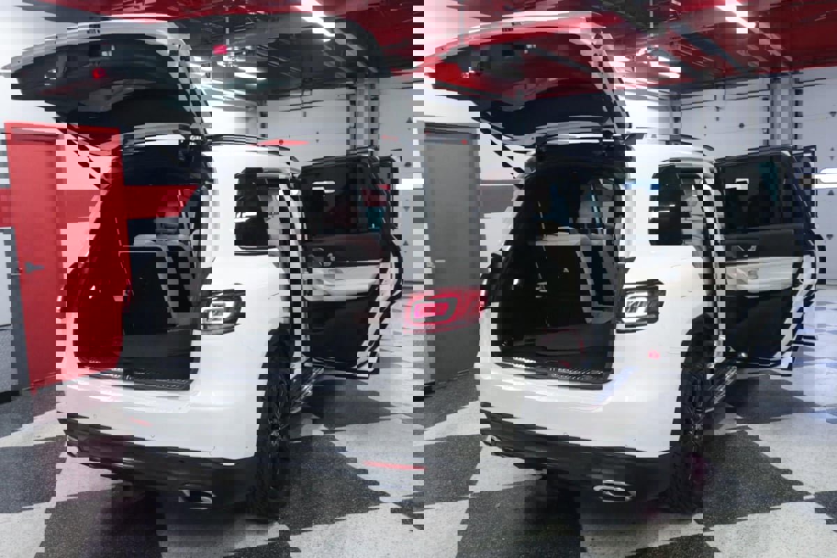 Used 2023 Mercedes-Benz GLS 450 4MATIC image 32