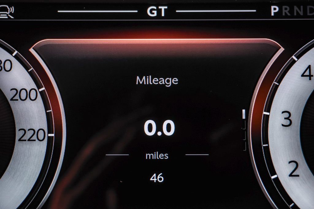 New 2026 Aston Martin DBX 707 image 26