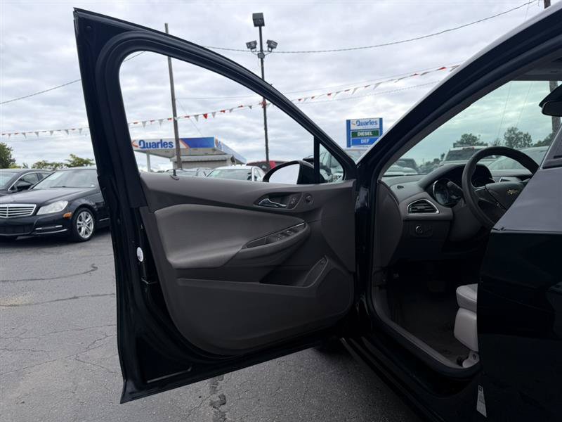 Used 2017 Chevrolet Cruze LS FWD image 16