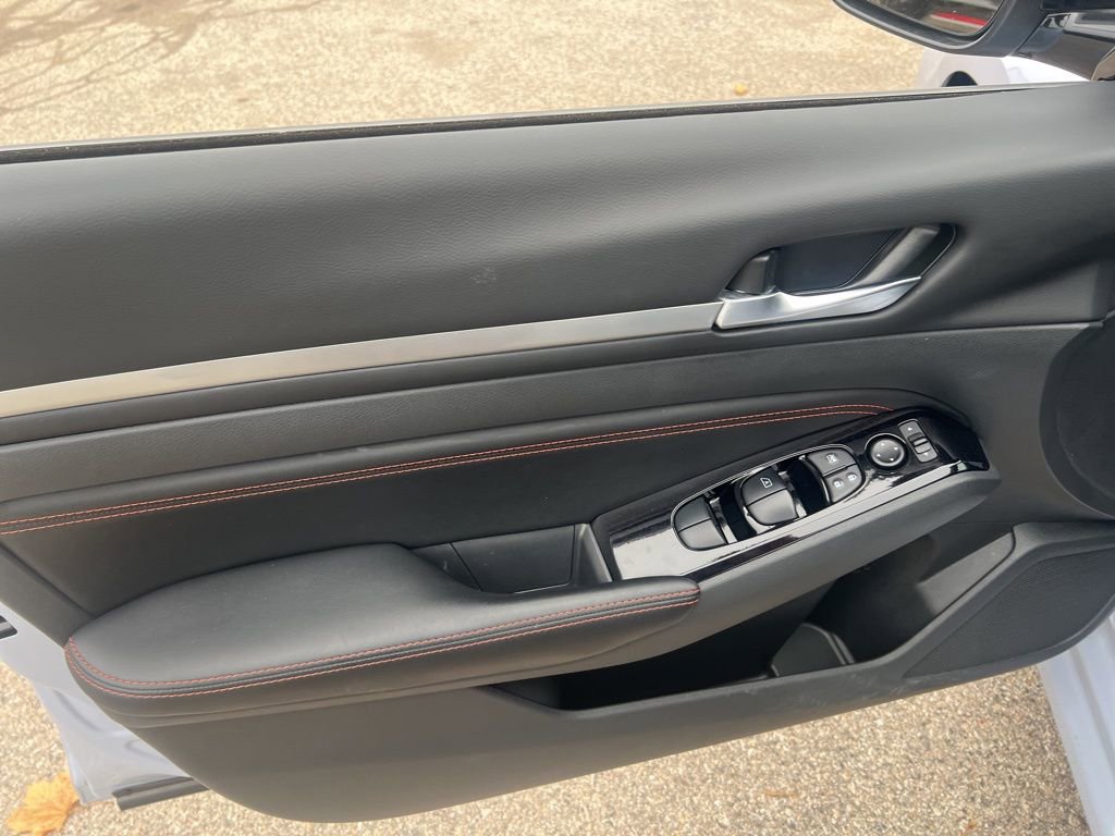 Certified 2023 Nissan Altima 2.5 SR image 7