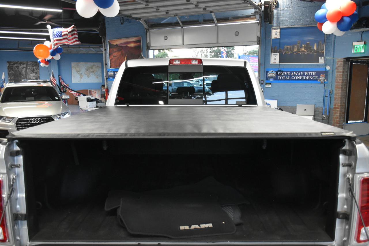 Used 2018 RAM 1500 Laramie image 9