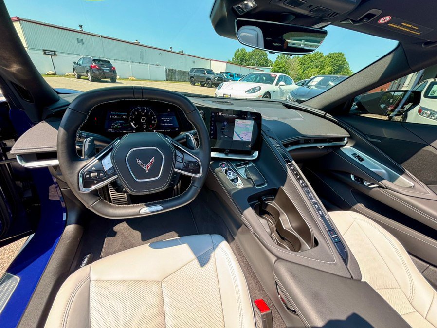 Used 2025 Chevrolet Corvette Z06 RWD image 12