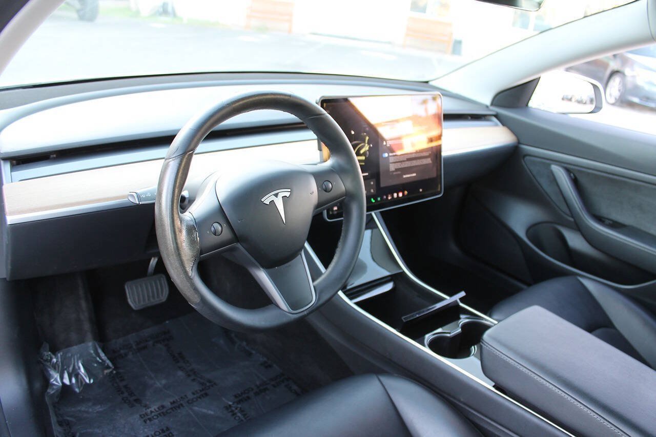 Used 2020 Tesla Model 3 Standard Range Plus RWD image 17
