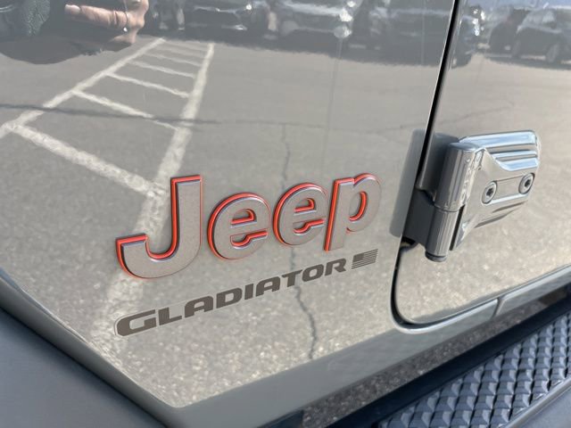 Used 2023 Jeep Gladiator Mojave w/ Cold Weather Group image 11