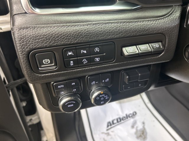 Used 2024 GMC Yukon Denali image 15