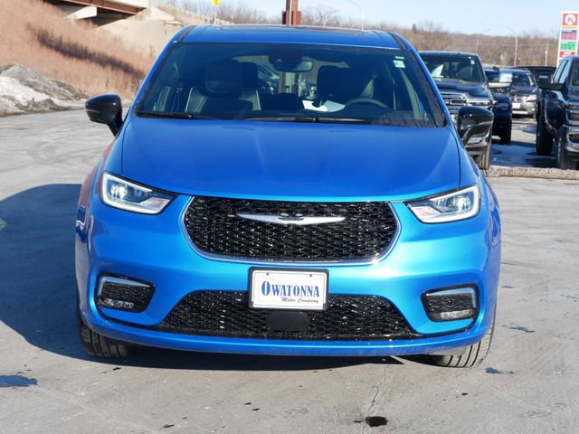 New 2026 Chrysler Pacifica Limited w/ Trailer Tow Group image 2