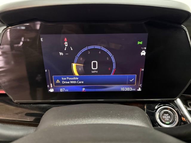 Certified 2025 Chevrolet Trax RS w/ Sunroof Package image 25