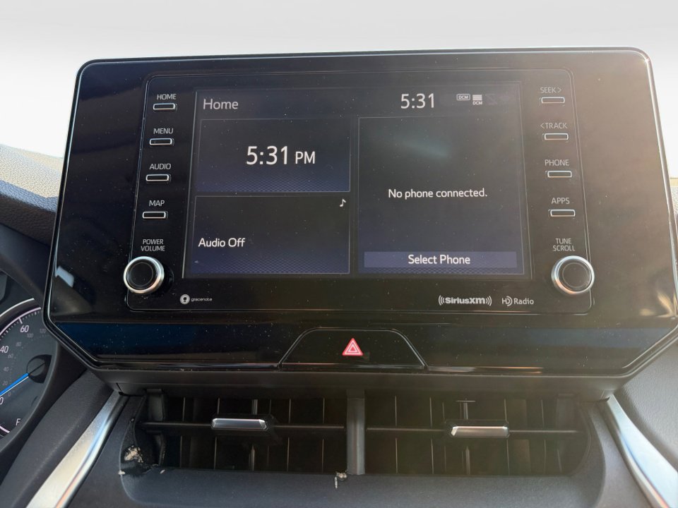 Used 2022 Toyota Venza LE image 21