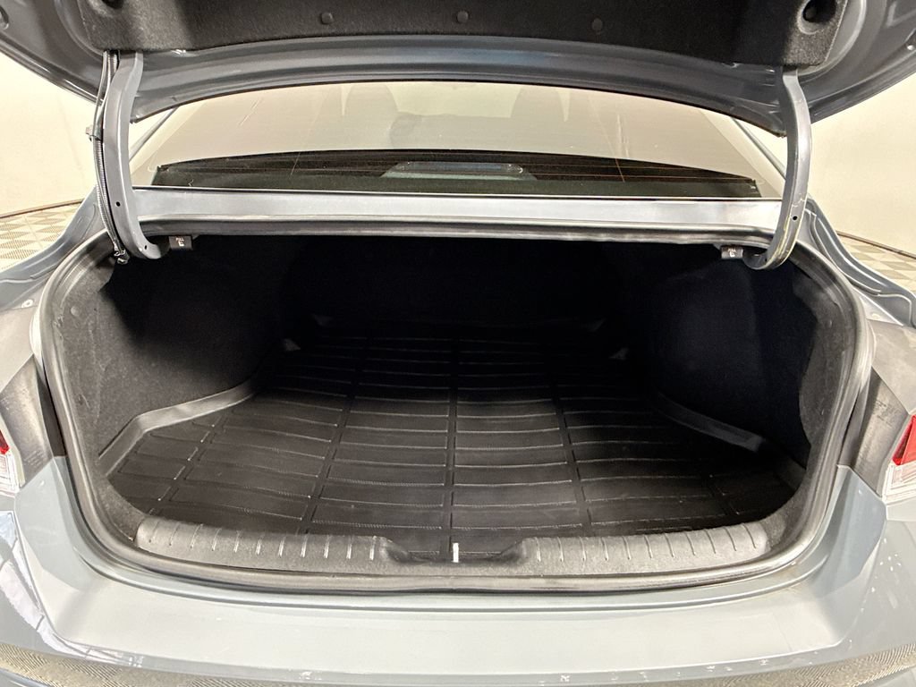 Used 2022 Hyundai Elantra SEL FWD image 24