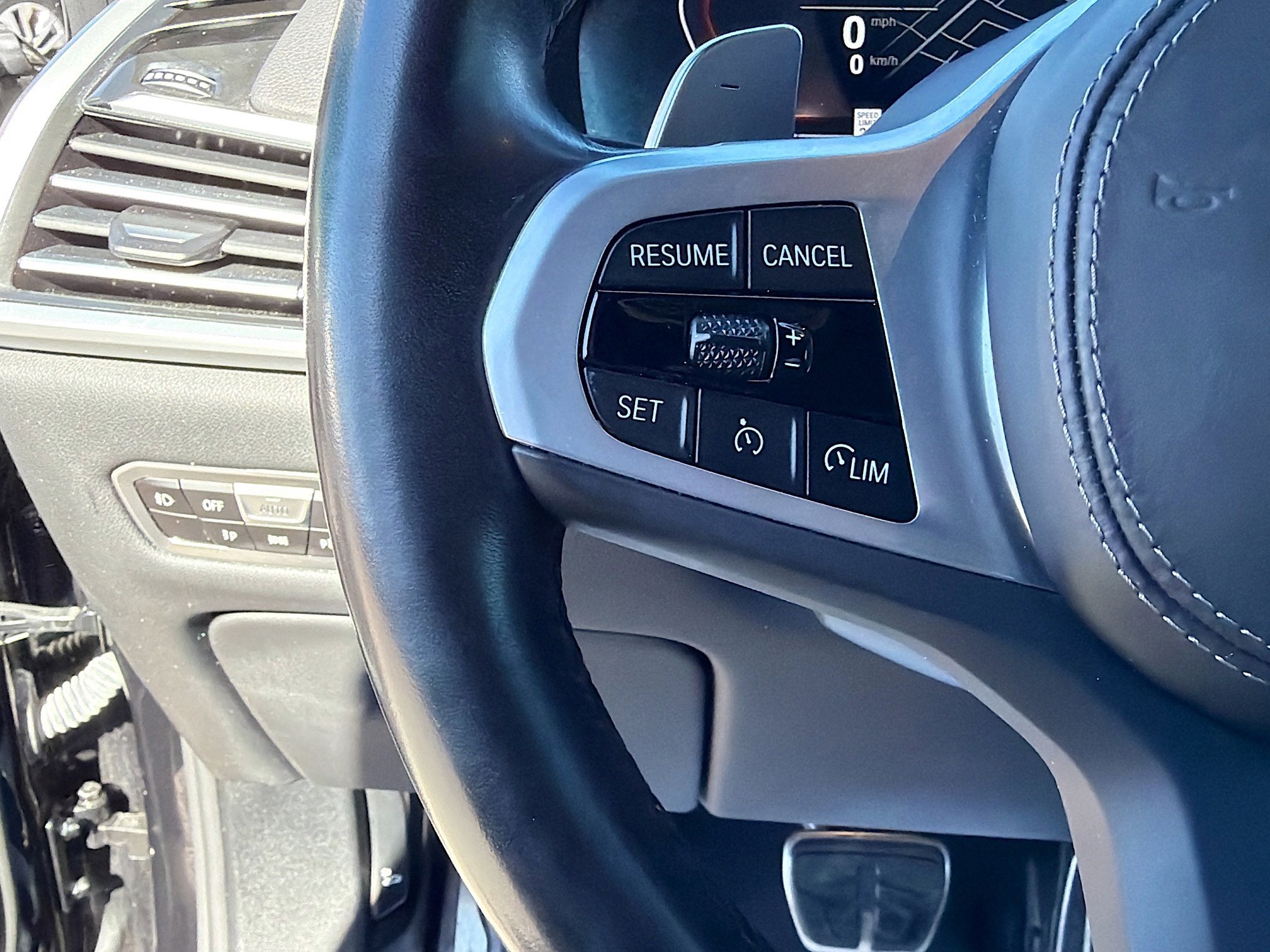 Used 2022 BMW X7 xDrive40i w/ M Sport Package image 38