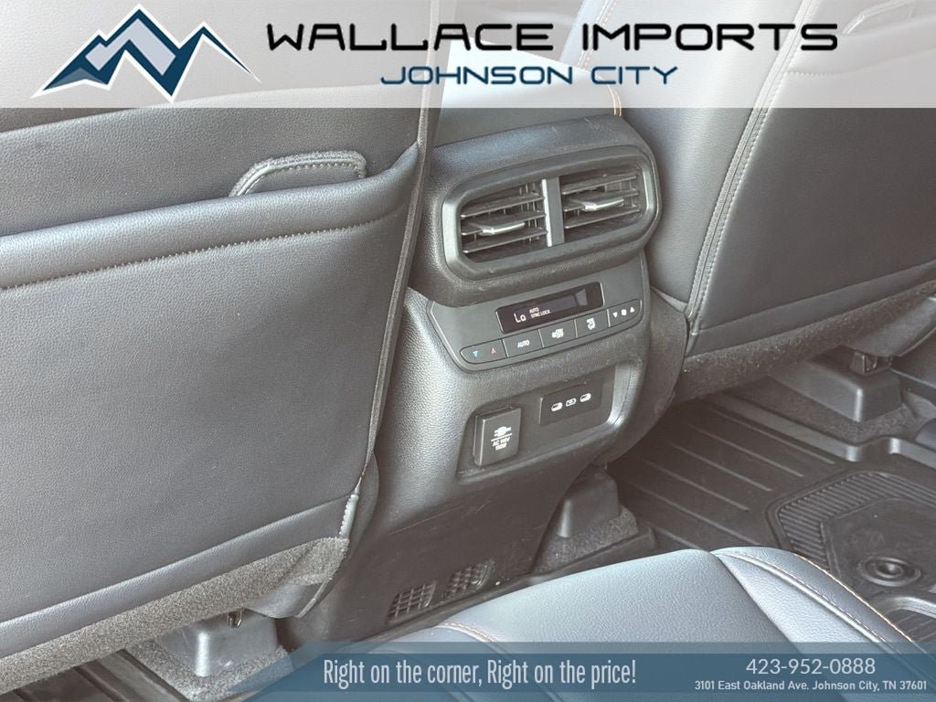 Used 2025 Honda Pilot TrailSport image 34