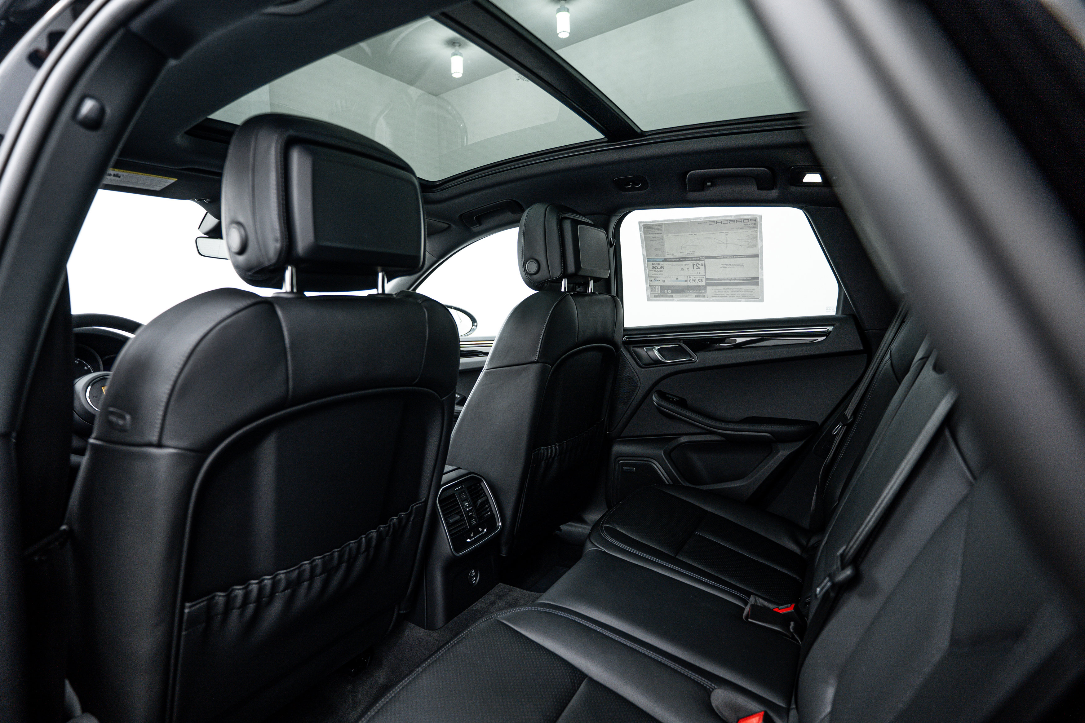 New 2026 Porsche Macan image 23