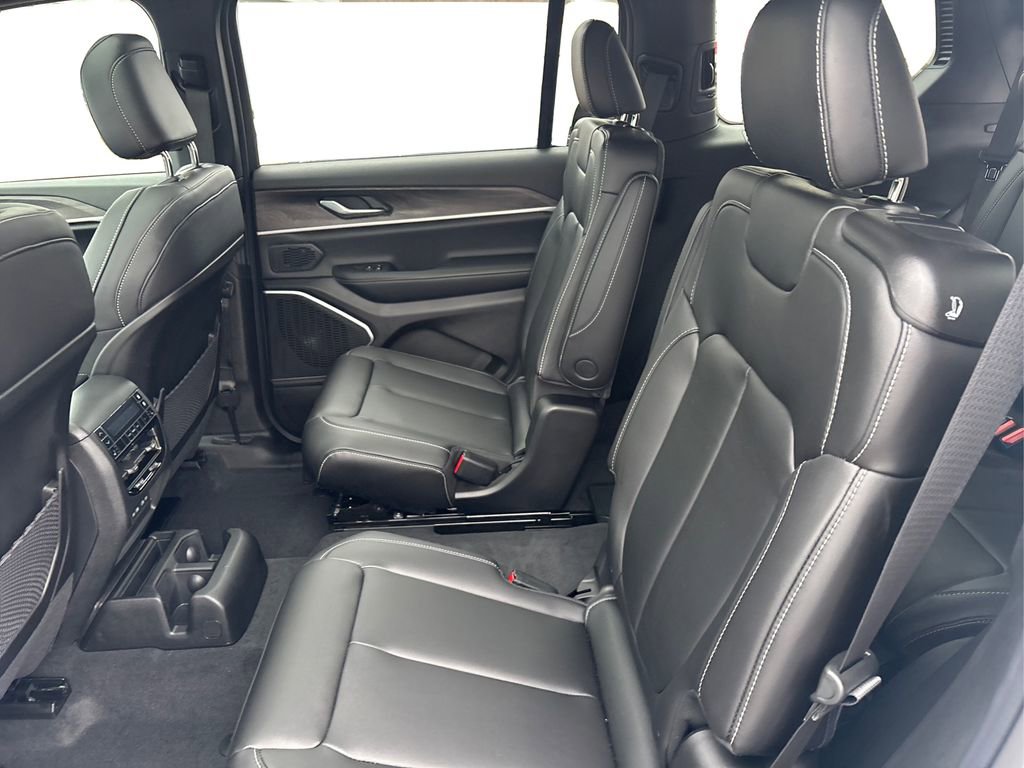 New 2026 Jeep Grand Cherokee L Limited image 10