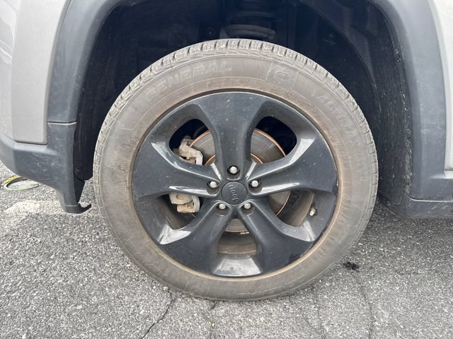 Used 2019 Jeep Compass Latitude AWD/4WD image 27