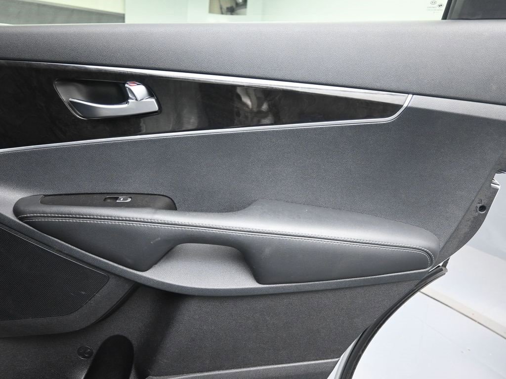 Used 2016 Kia Sorento LX image 27