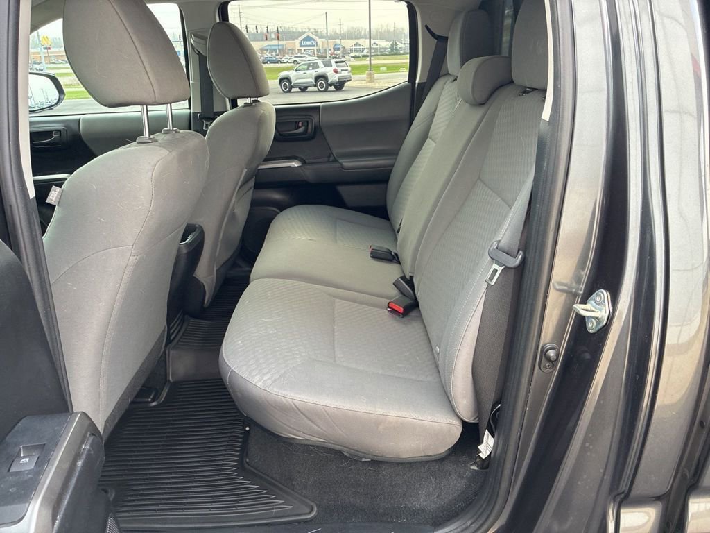 Used 2020 Toyota Tacoma SR5 AWD/4WD image 23