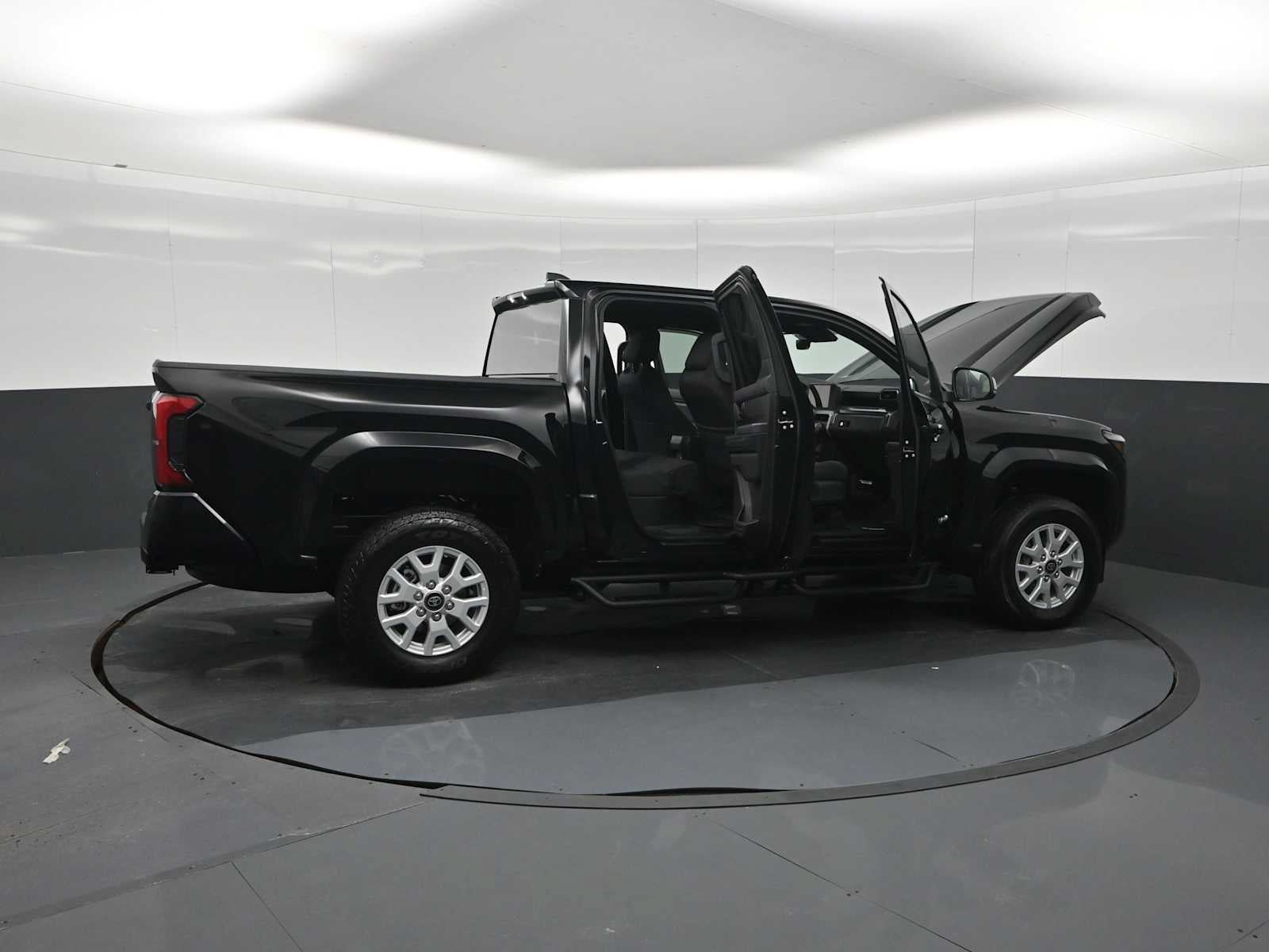 Used 2025 Toyota Tacoma SR5 RWD image 28
