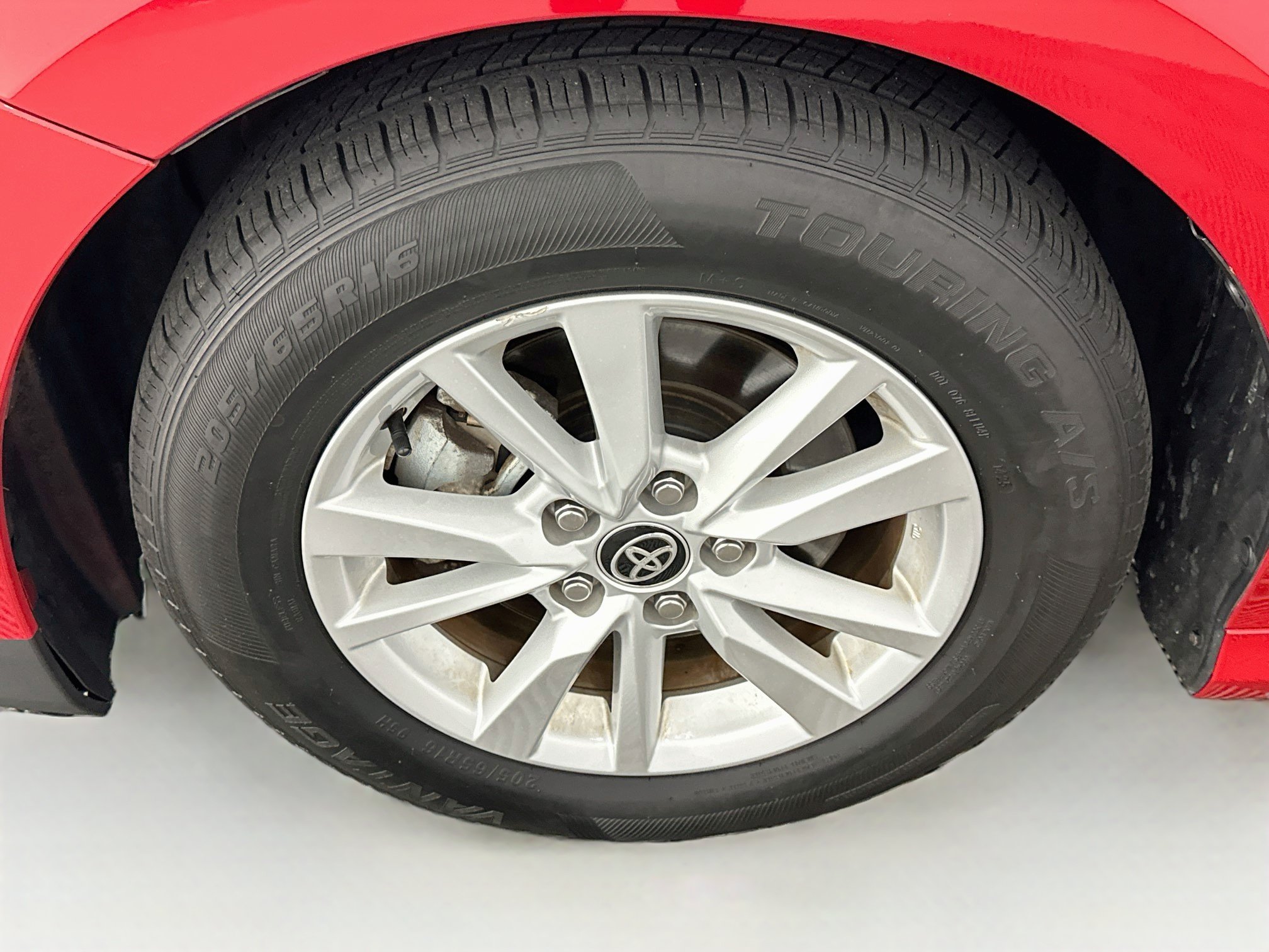 Used 2025 Toyota Camry LE FWD image 11