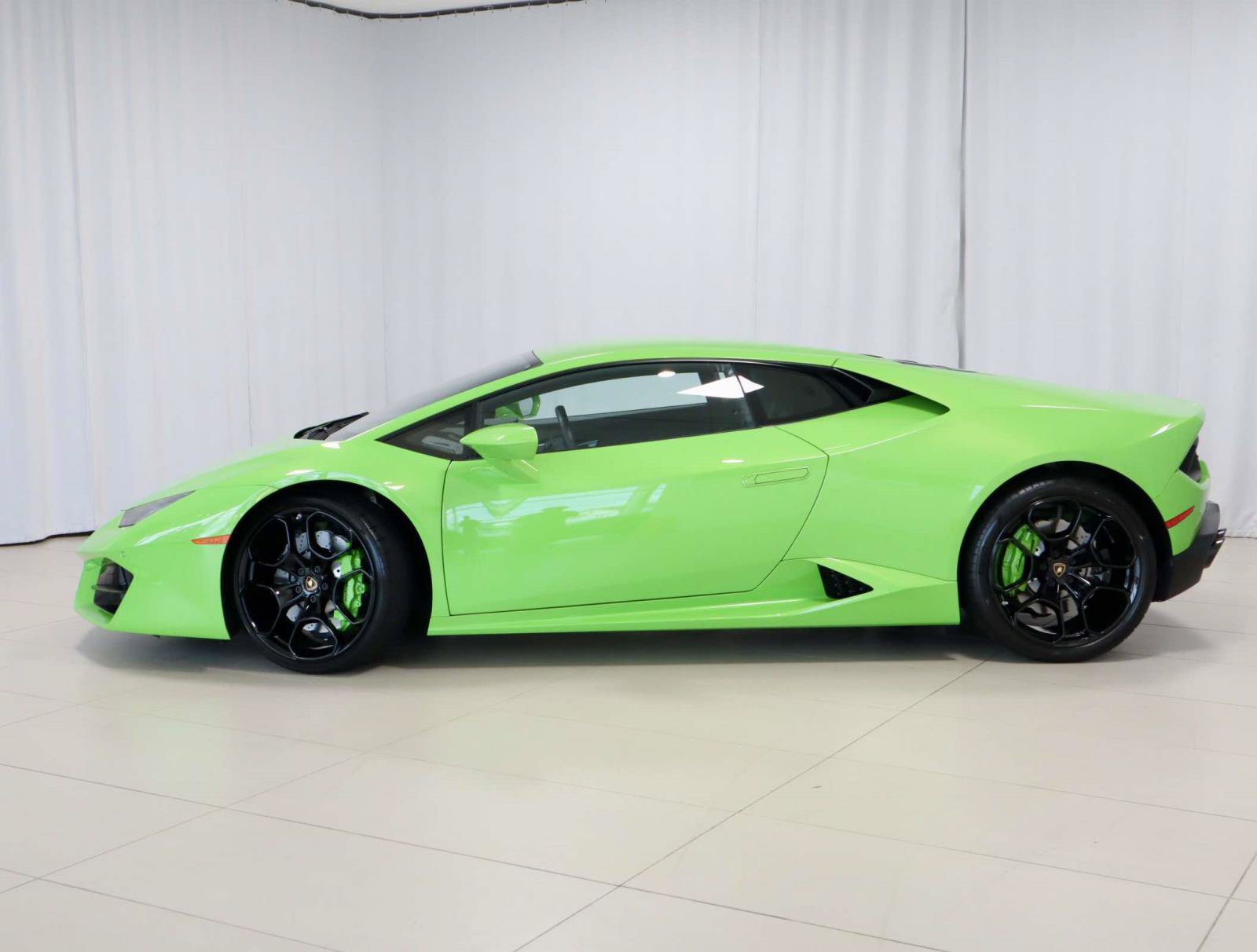 Used 2018 Lamborghini Huracan LP 580-2 RWD image 2