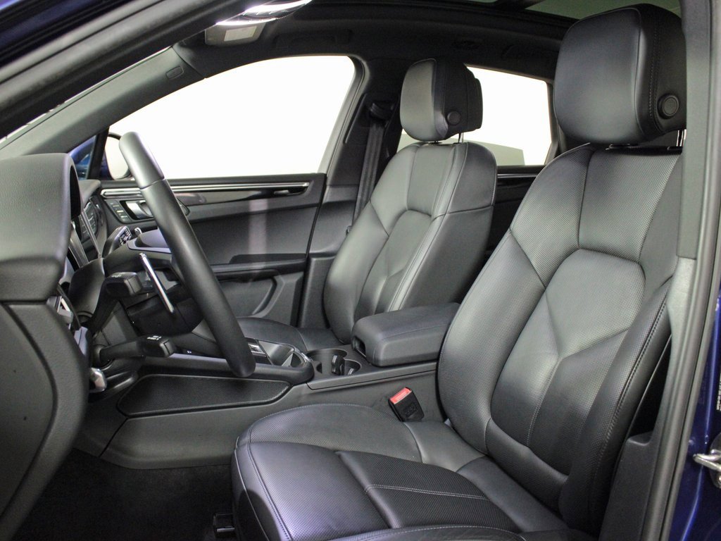 Used 2022 Porsche Macan w/ Premium Package Plus image 5