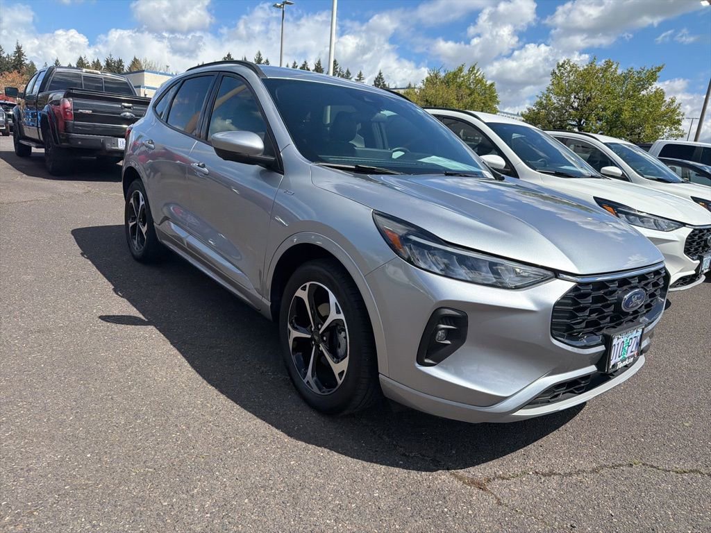 Used 2023 Ford Escape ST-Line Select w/ Tech Pack #2 image 3