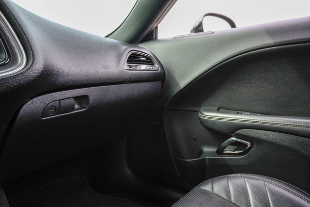 Used 2016 Dodge Challenger SRT Hellcat image 40