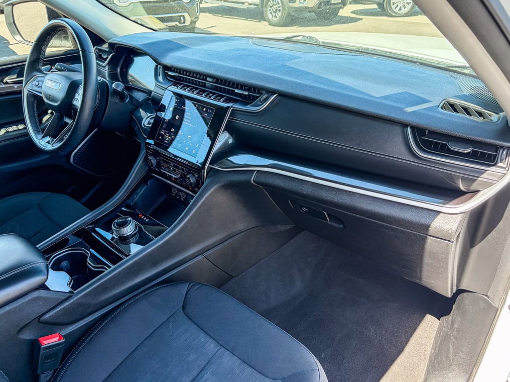 Used 2021 Jeep Grand Cherokee L Laredo w/ Luxury Tech Group I RWD image 32