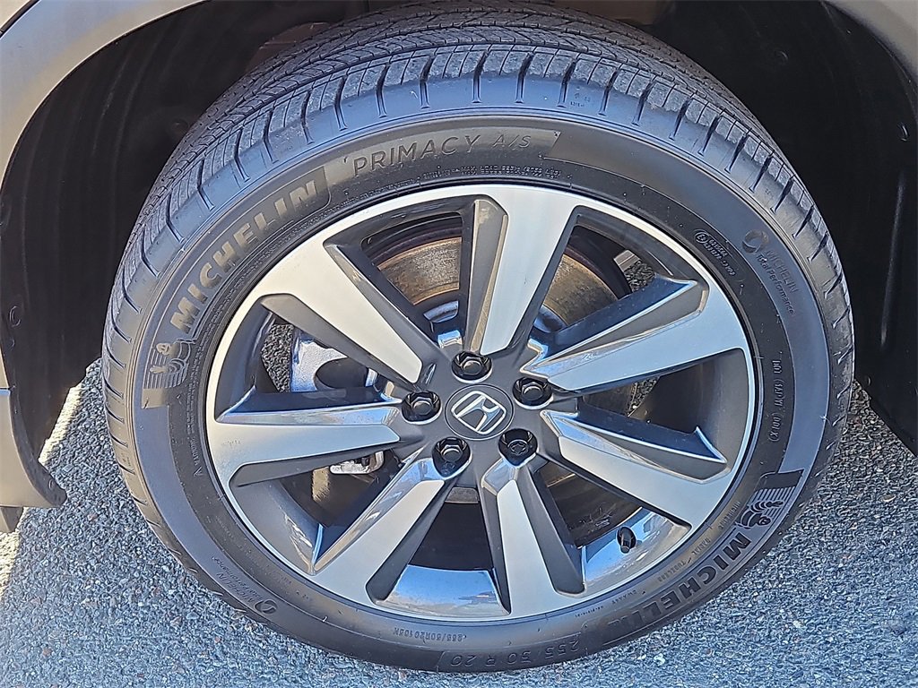 Used 2024 Honda Pilot Touring image 7