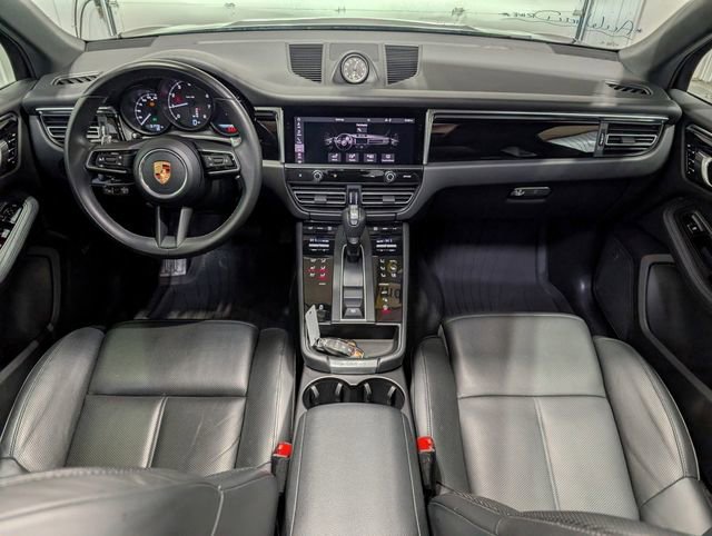 Used 2023 Porsche Macan w/ Premium Package Plus image 13