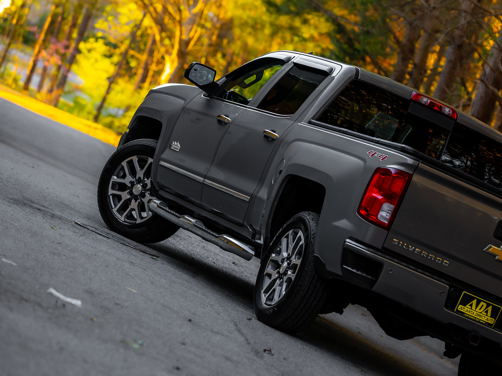 Used 2017 Chevrolet Silverado 1500 High Country image 23